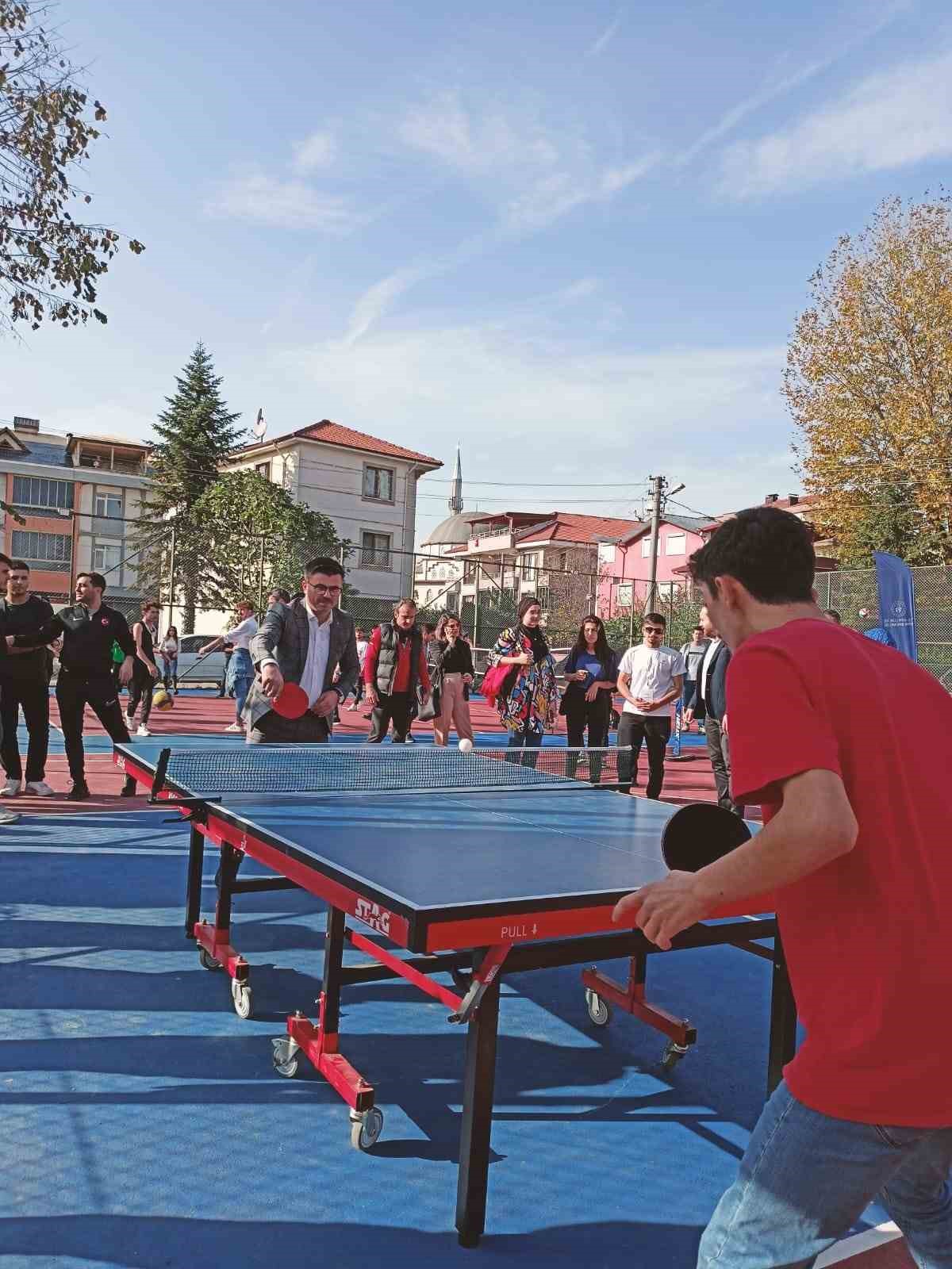 Öğrenciler sınav öncesi sporla stres attı