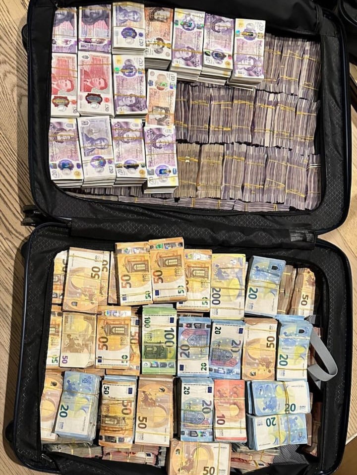 Sosyal medya fenomenleri Nihal ve Bahar Candan’a dolandırıcılık ve kara para aklama iddiasıyla gözaltı