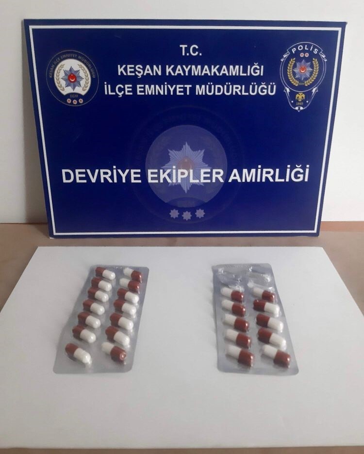 Keşan’da üzerlerinde uyuşturucu ele geçirilen 2 şüpheli gözaltına alındı