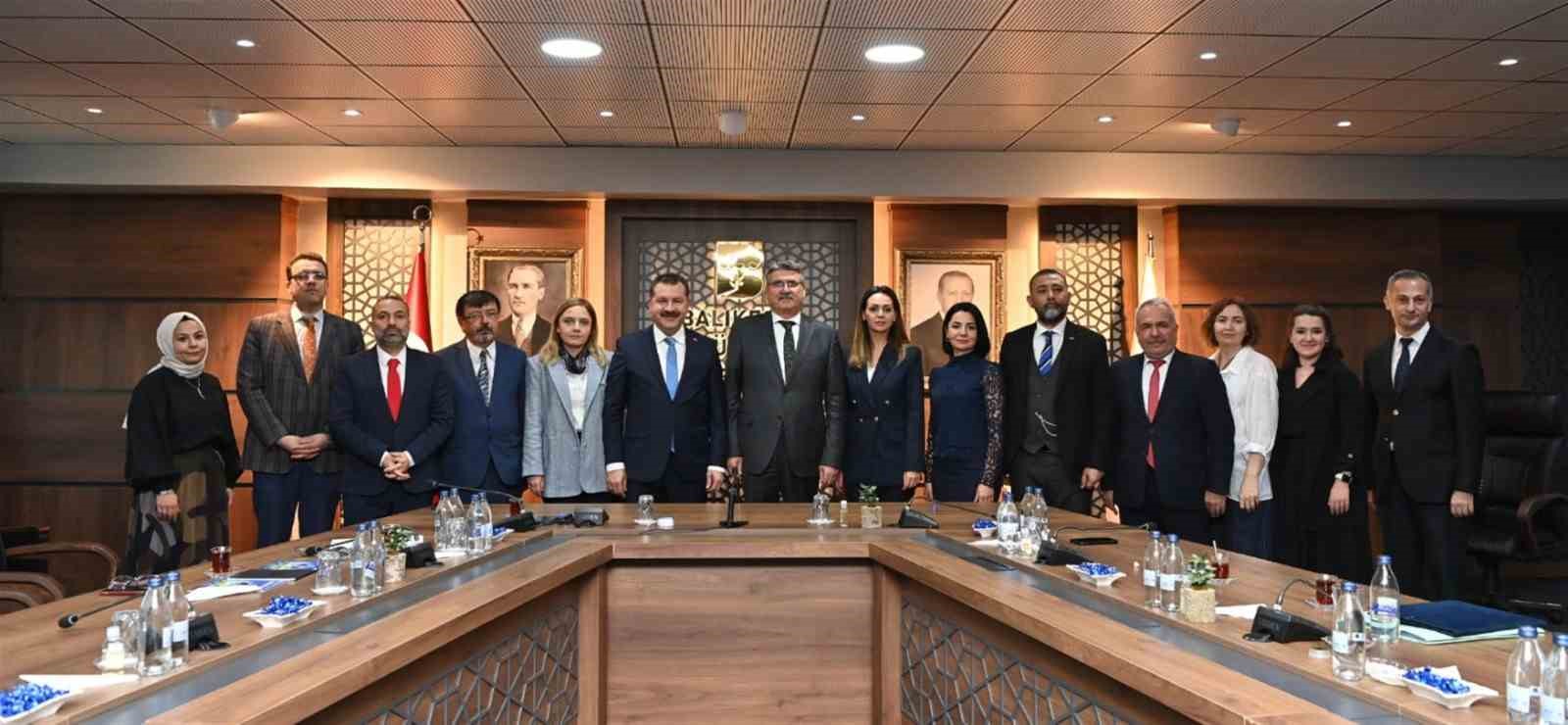 Balıkesir B&uuml;y&uuml;kşehir ve Baro&rsquo;dan ihtiya&ccedil; sahibi vatandaşlara hukuk desteği
