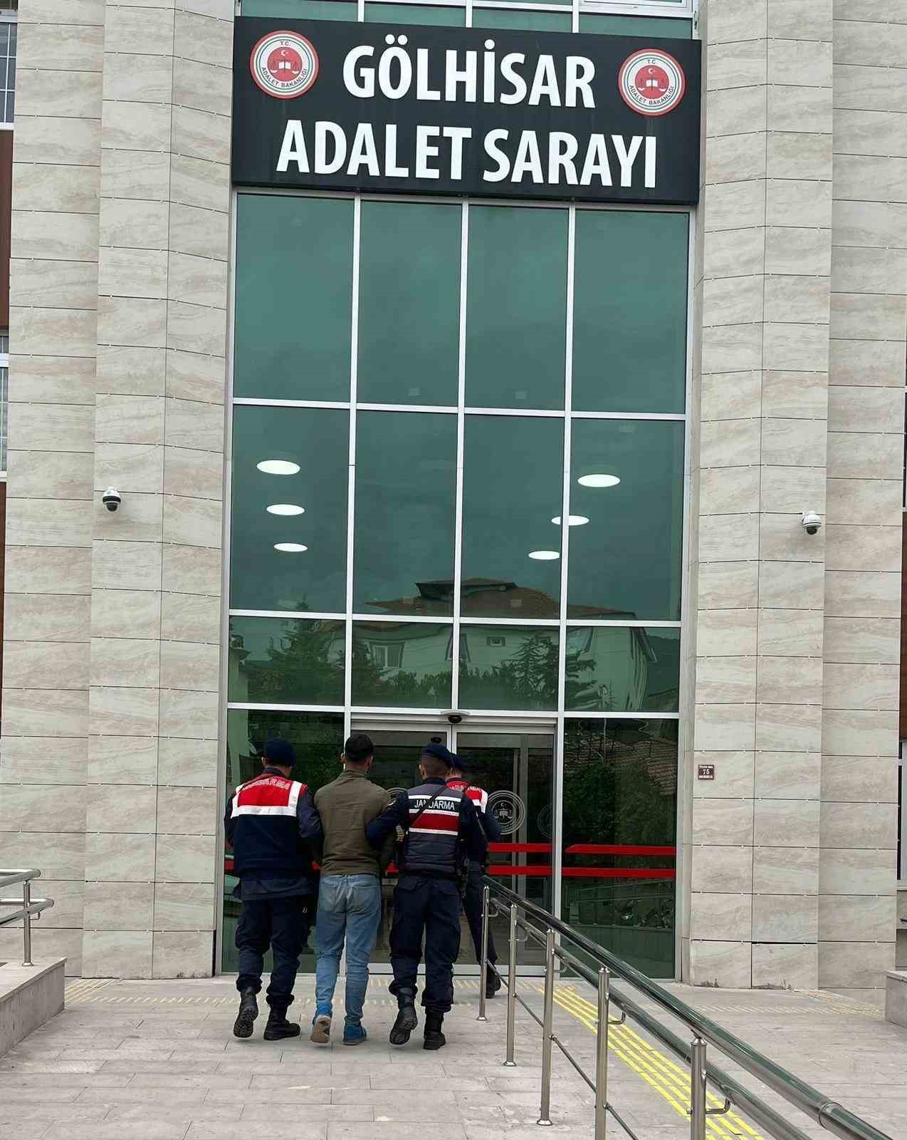 Burdur&rsquo;da jandarma ekiplerinin sanal devriyesine takılan 50 site kapatıldı
