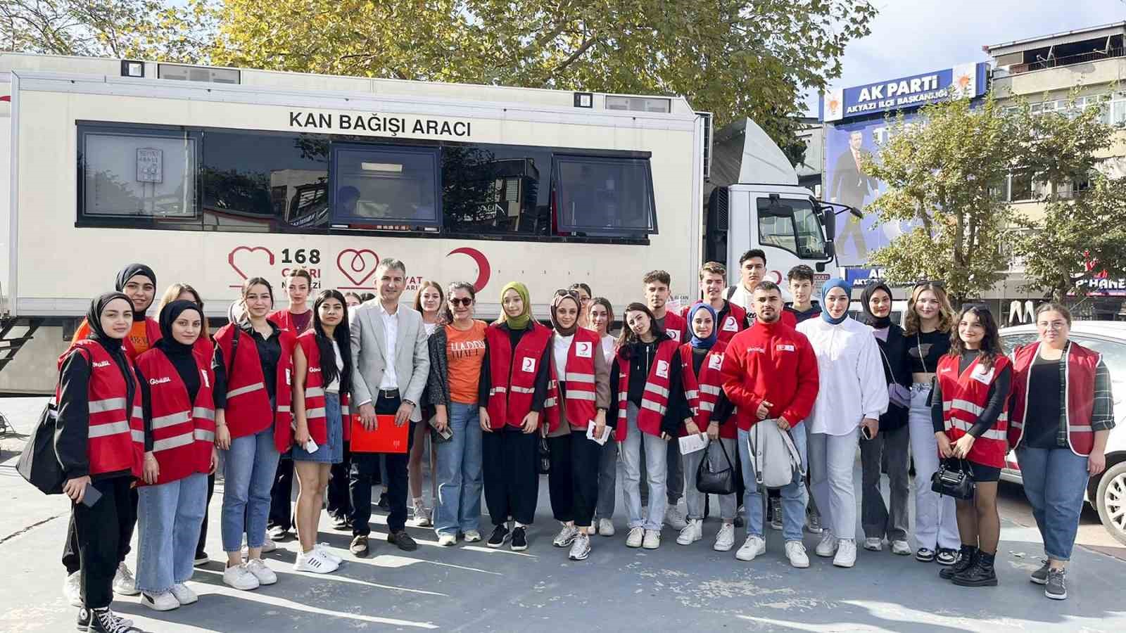 Kan bağışı bilinci oluşturmak için sahadaydılar