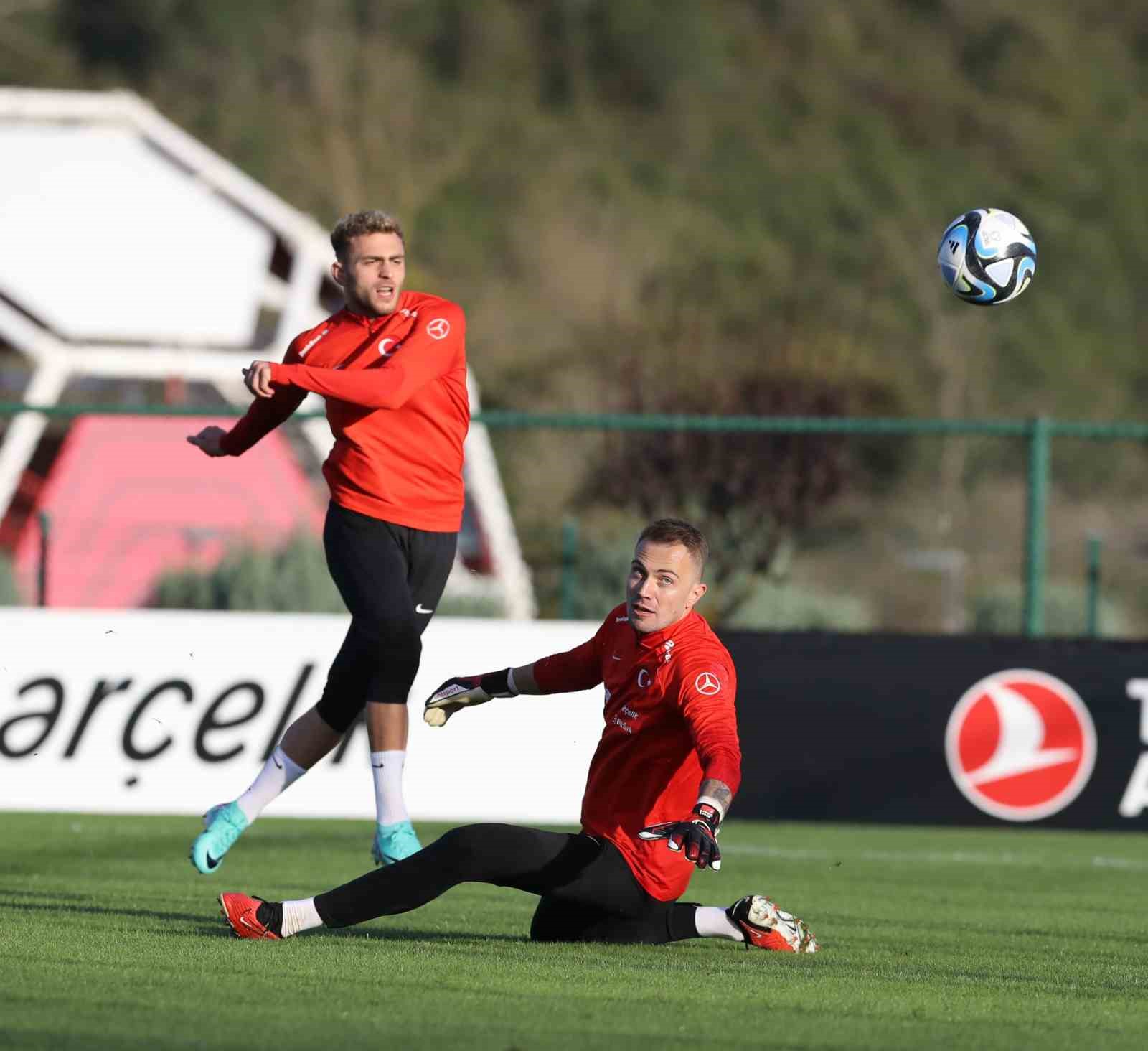 A Milli Futbol Takımı, Almanya ve Galler ma&ccedil;ı hazırlıklarını s&uuml;rd&uuml;rd&uuml; 