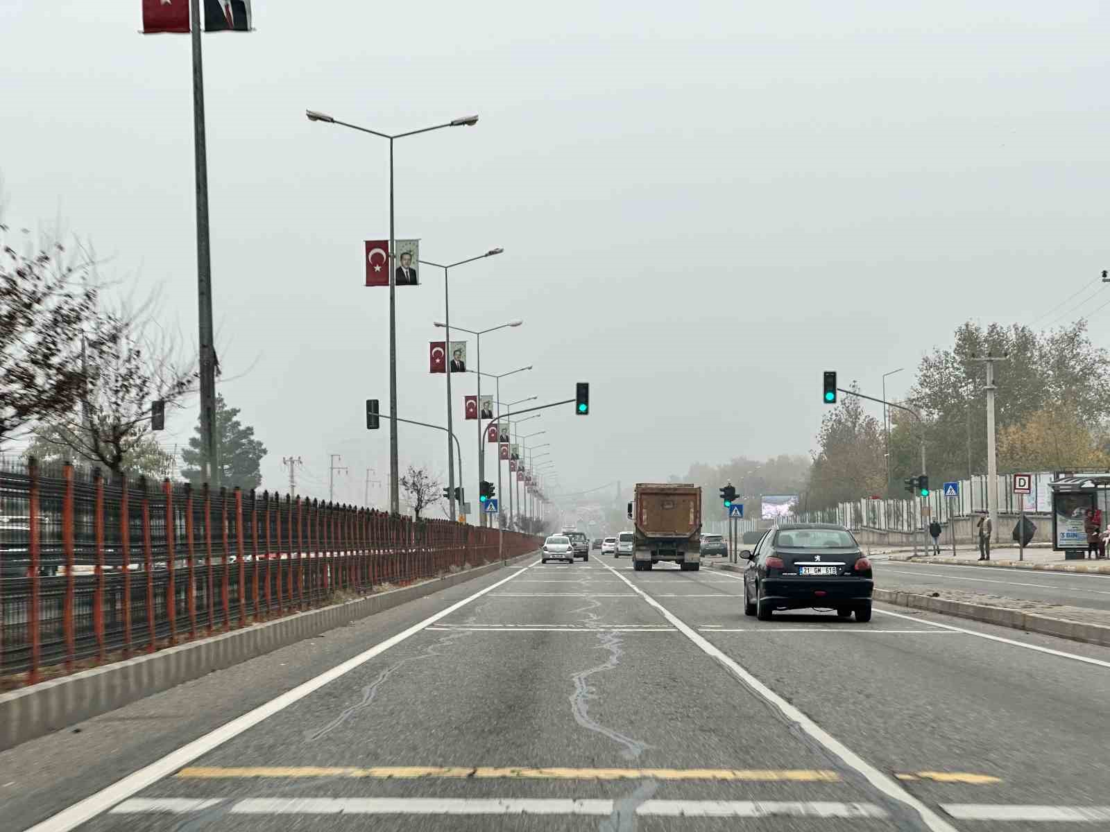 Diyarbakır&rsquo;da sabah saatlerinde sis etkili oldu
