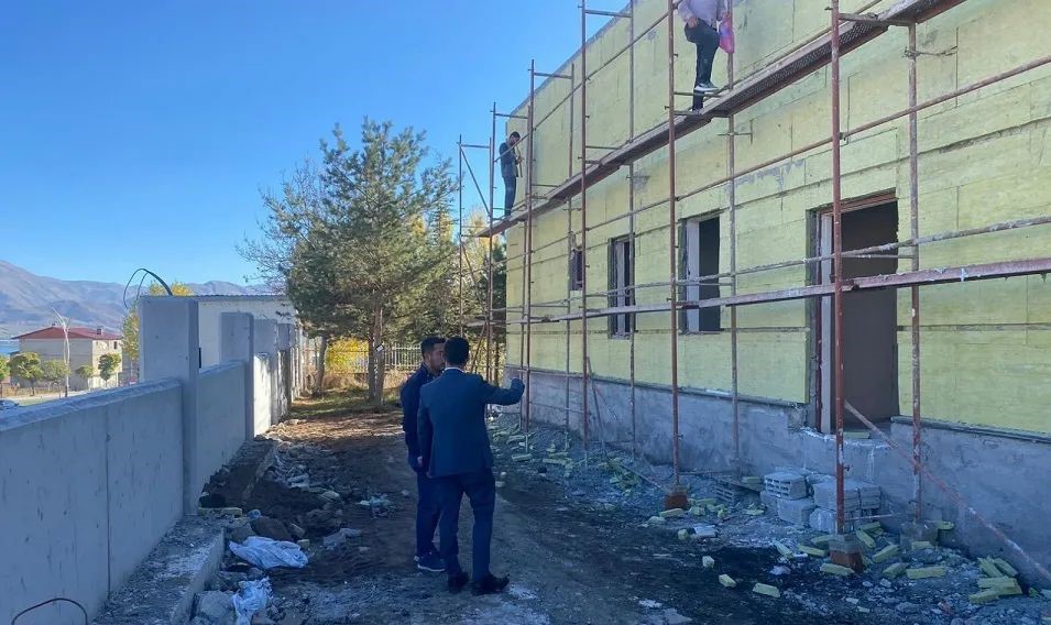Tatvan&rsquo;da 112 istasyonlarının yapımı devam ediyor
