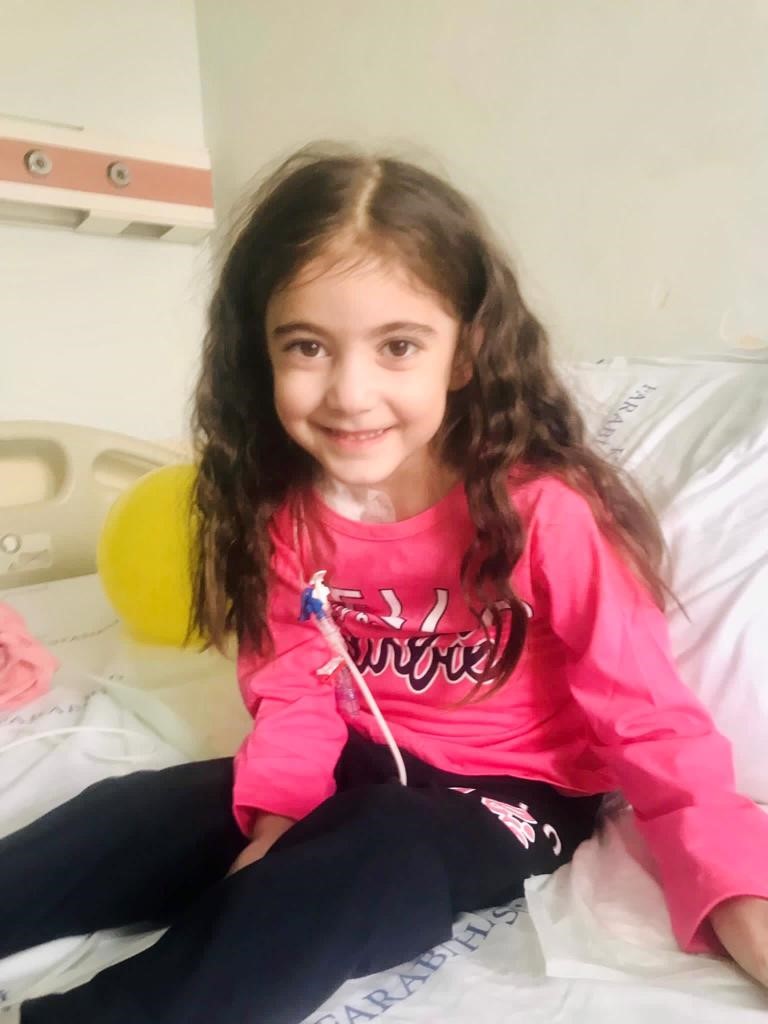 Minik Elene Trabzon&rsquo;da sağlığına kavuştu, tedavisinde g&ouml;rev alan doktorları unutmadı
