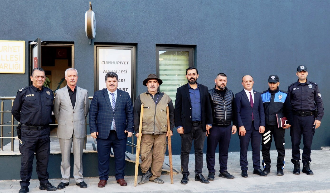 Müdür Gözüm, Altınova’da muhtarlarla bir araya geldi.