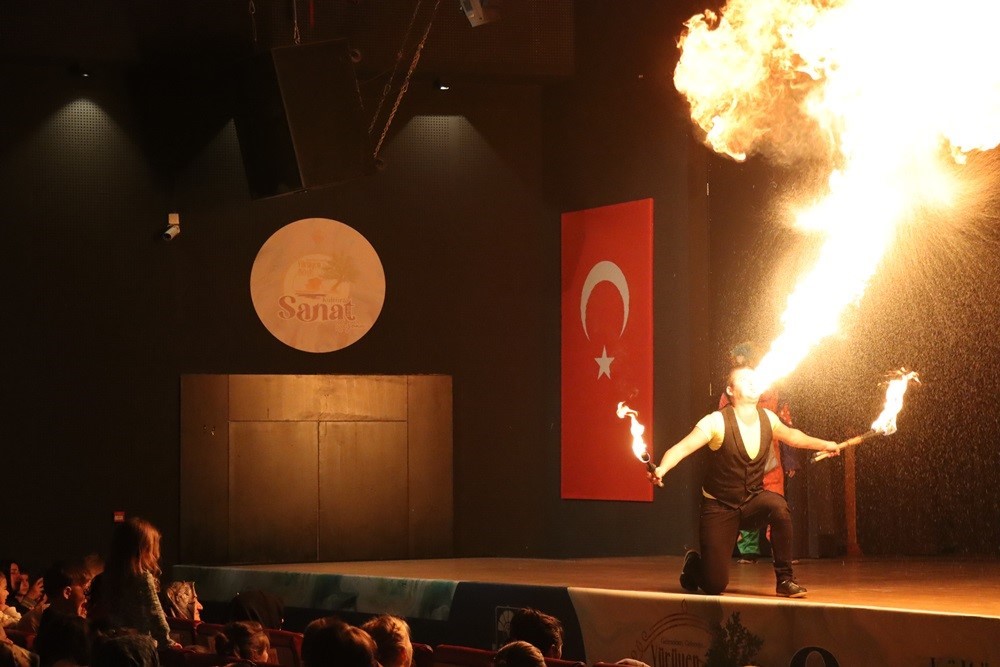 &Ccedil;ocuklar &lsquo;Yetenek Sirkiniz&rsquo; g&ouml;sterileriyle eğlendi
