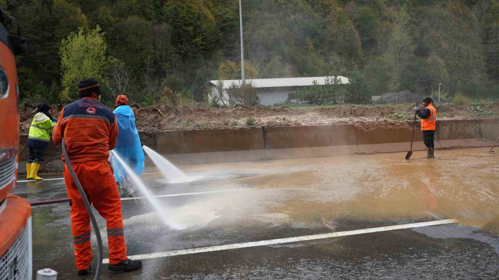 Bolu Dağı Tüneli İstanbul istikameti trafiğe açıldı
