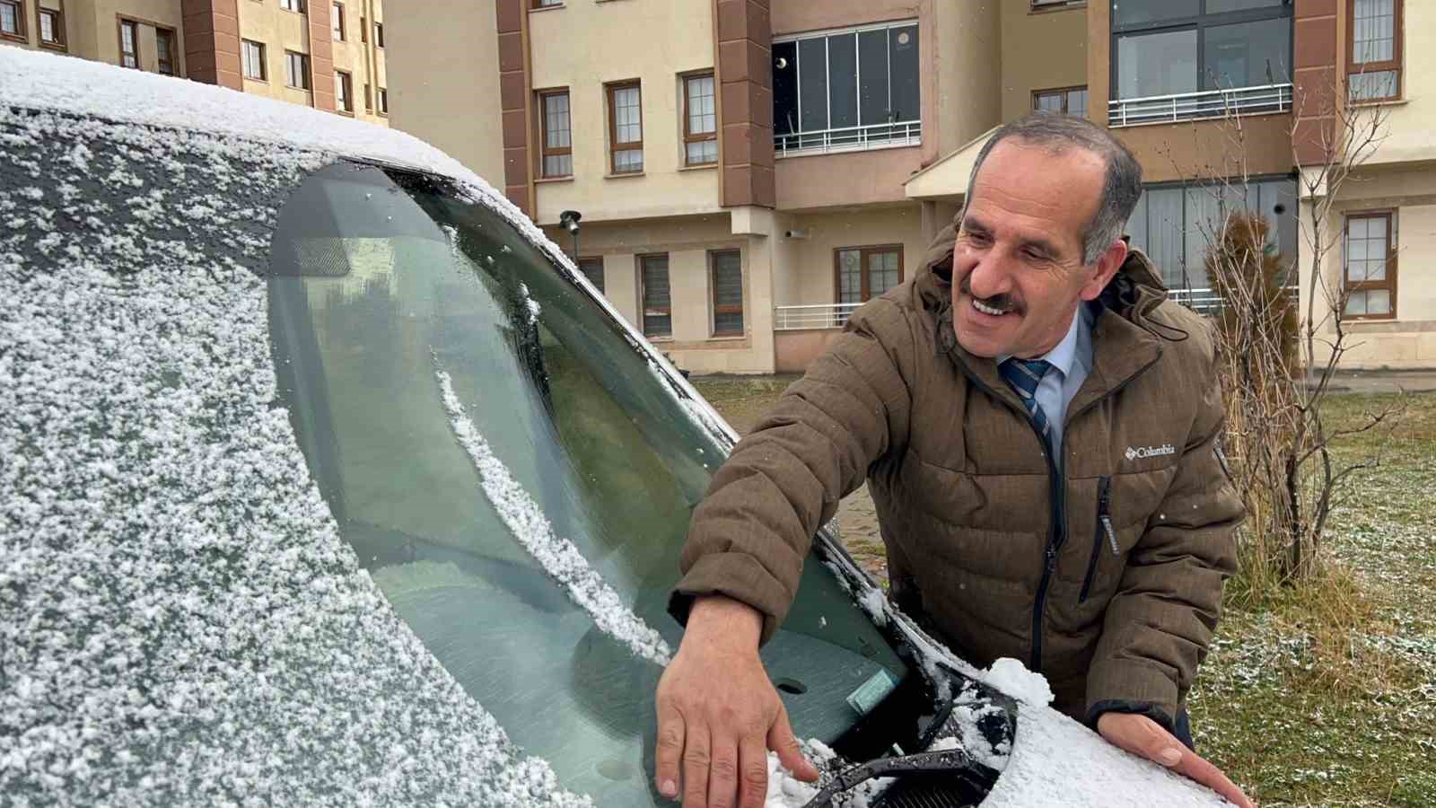 Sarıkamış’ta kar yağışı etkili oldu