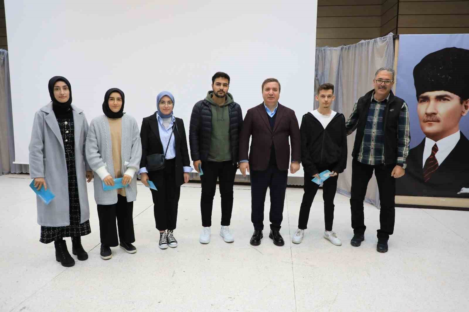 EBY&Uuml; &ouml;ğrencilerine burs desteği
