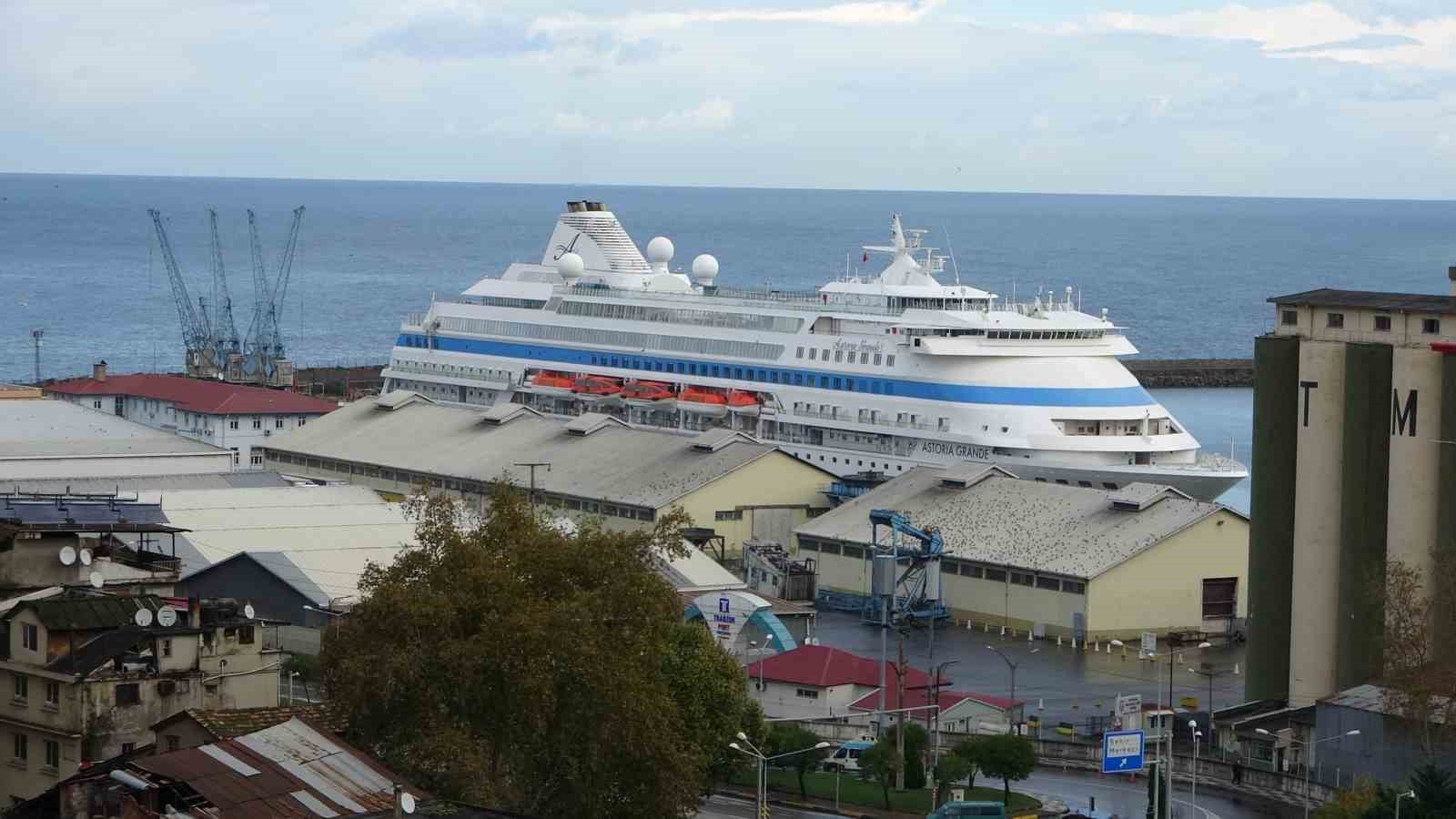 Sonbahar&rsquo;da Trabzon&rsquo;a dev gemiyle Rus turist akını

