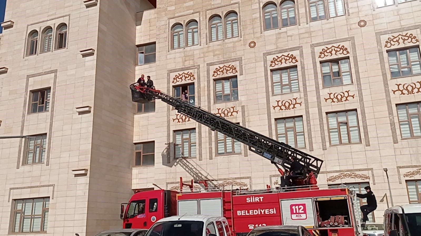 Siirt&rsquo;te yangın ve bina tahliye tatbikatı yapıldı
