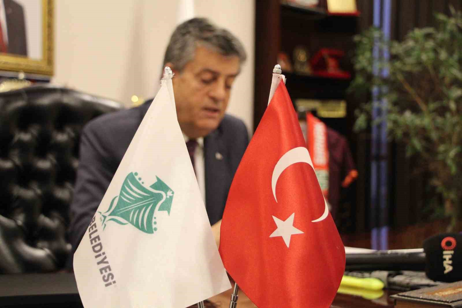 Başkan Yarka HEDEPli meclis &uuml;yelerine rest &ccedil;ekti
