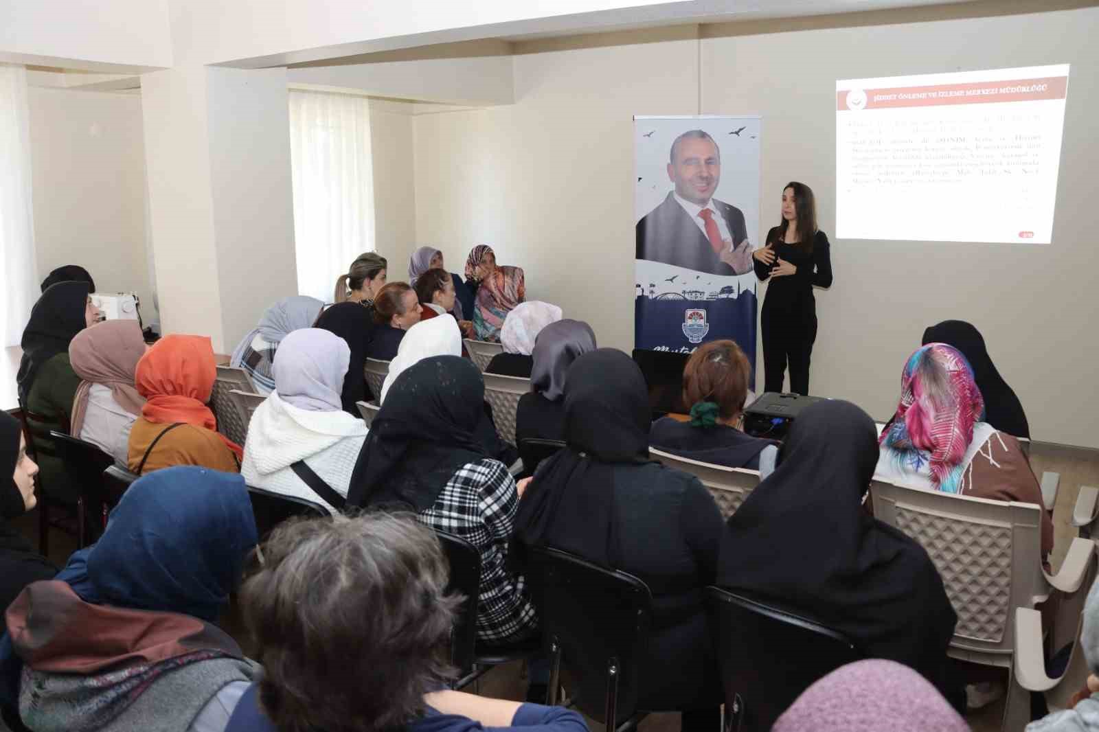 Yalova Belediyesi’nden şiddetle mücadele semineri