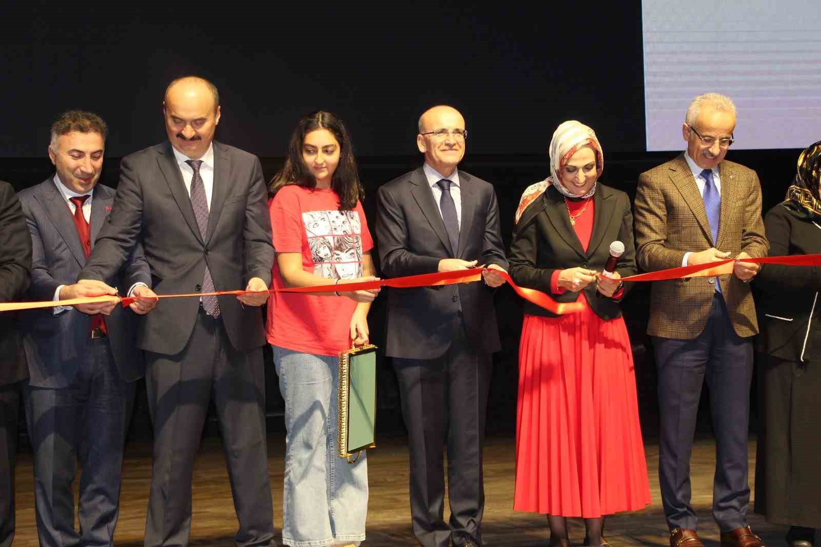 Bakan Şimşek: &ldquo;B&uuml;t&uuml;n uluslararası kurallar ve hukuk ayaklar altına alınabiliyor&rdquo;
