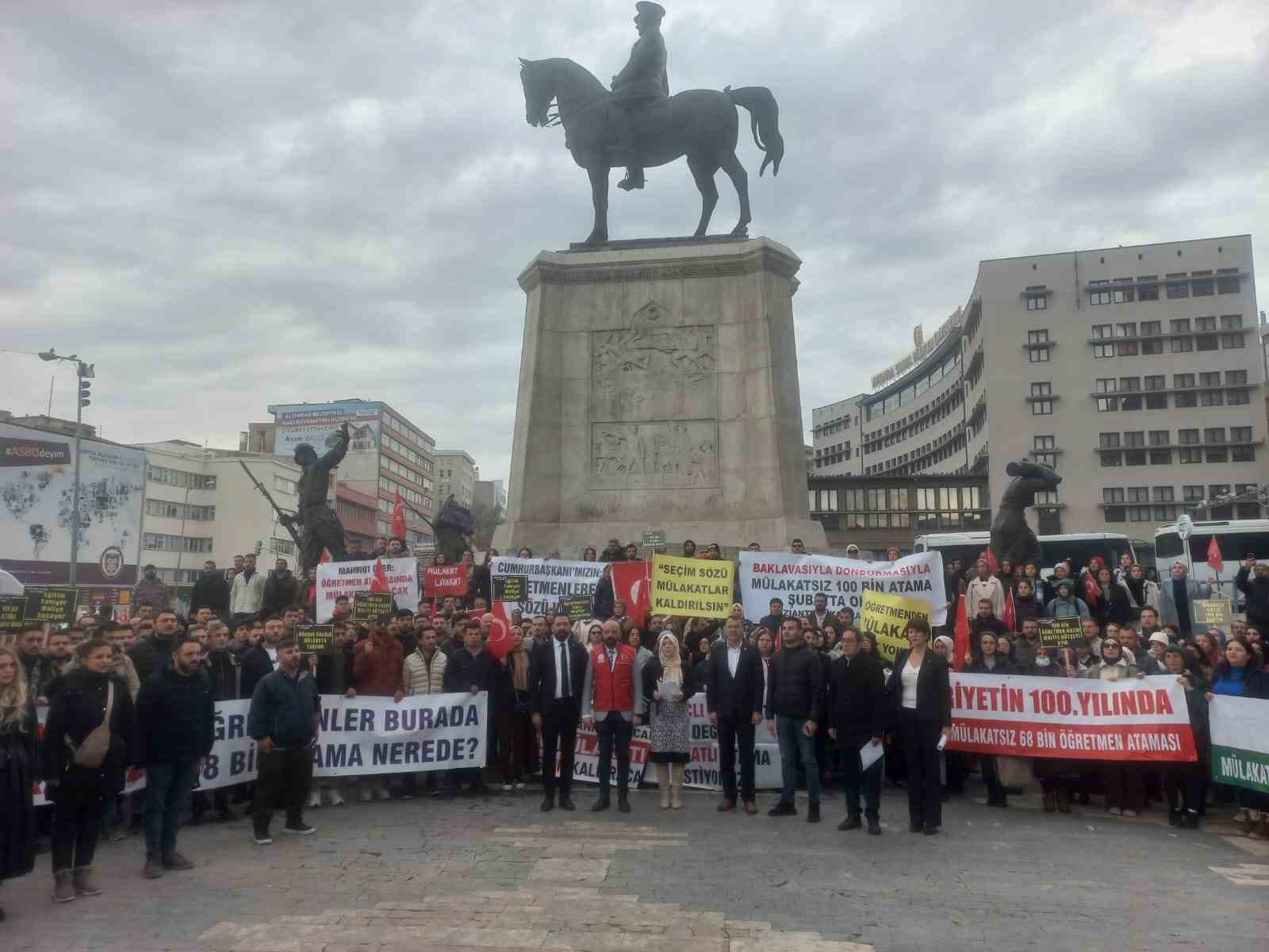 Atanmayan &ouml;ğretmenler Ankara&rsquo;da eylem yaptı
