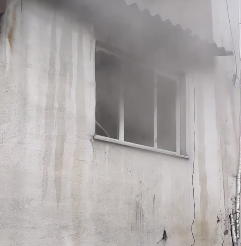 &Ccedil;anakkale&rsquo;de ev yangınında 1 kişi hayatını kaybetti
