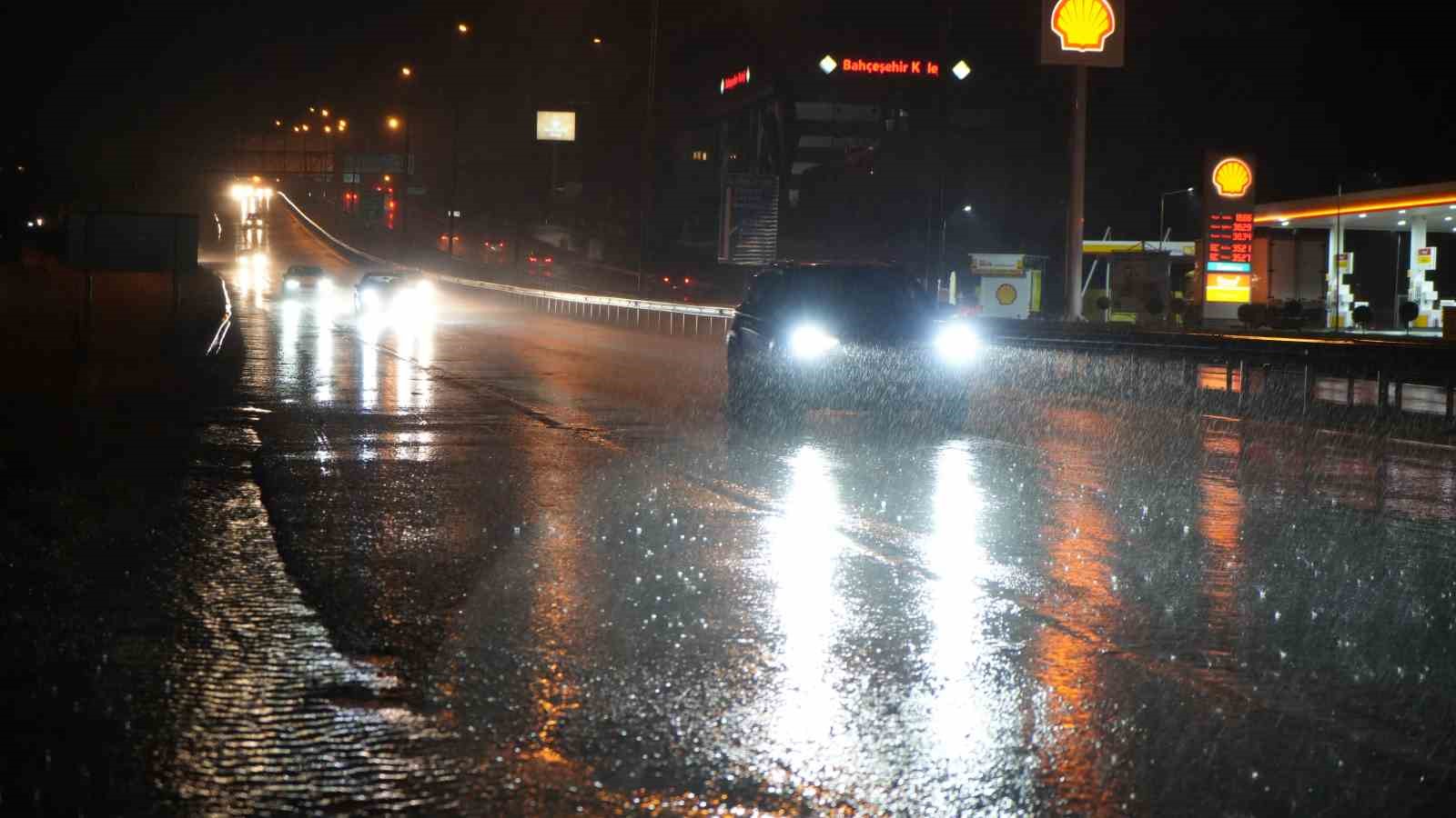 43 ilin geçiş güzergahı Kırıkkale’de sağanak etkili oldu