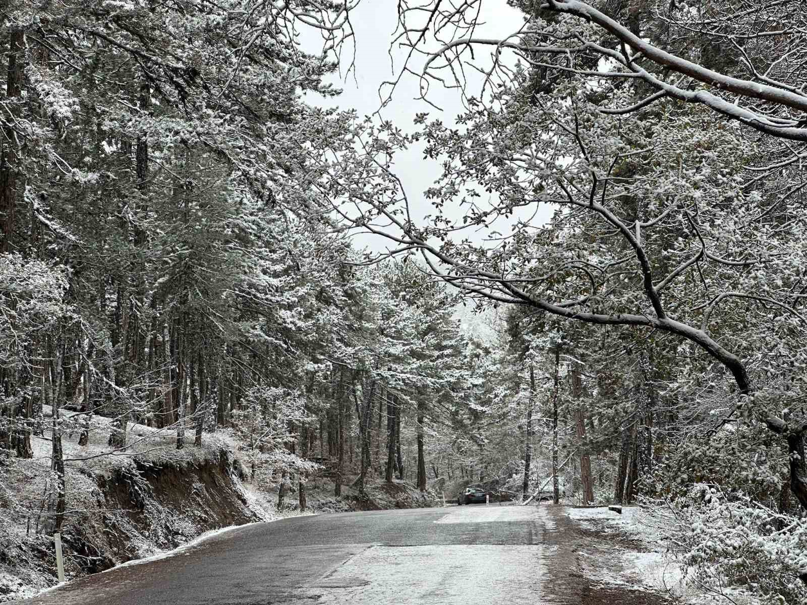 Kızılcahamam&rsquo;da kar yağışı etkili oldu
