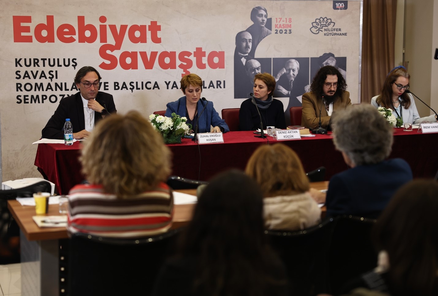 &rsquo;Edebiyat Savaşta Sempozyumu&rsquo; sona erdi
