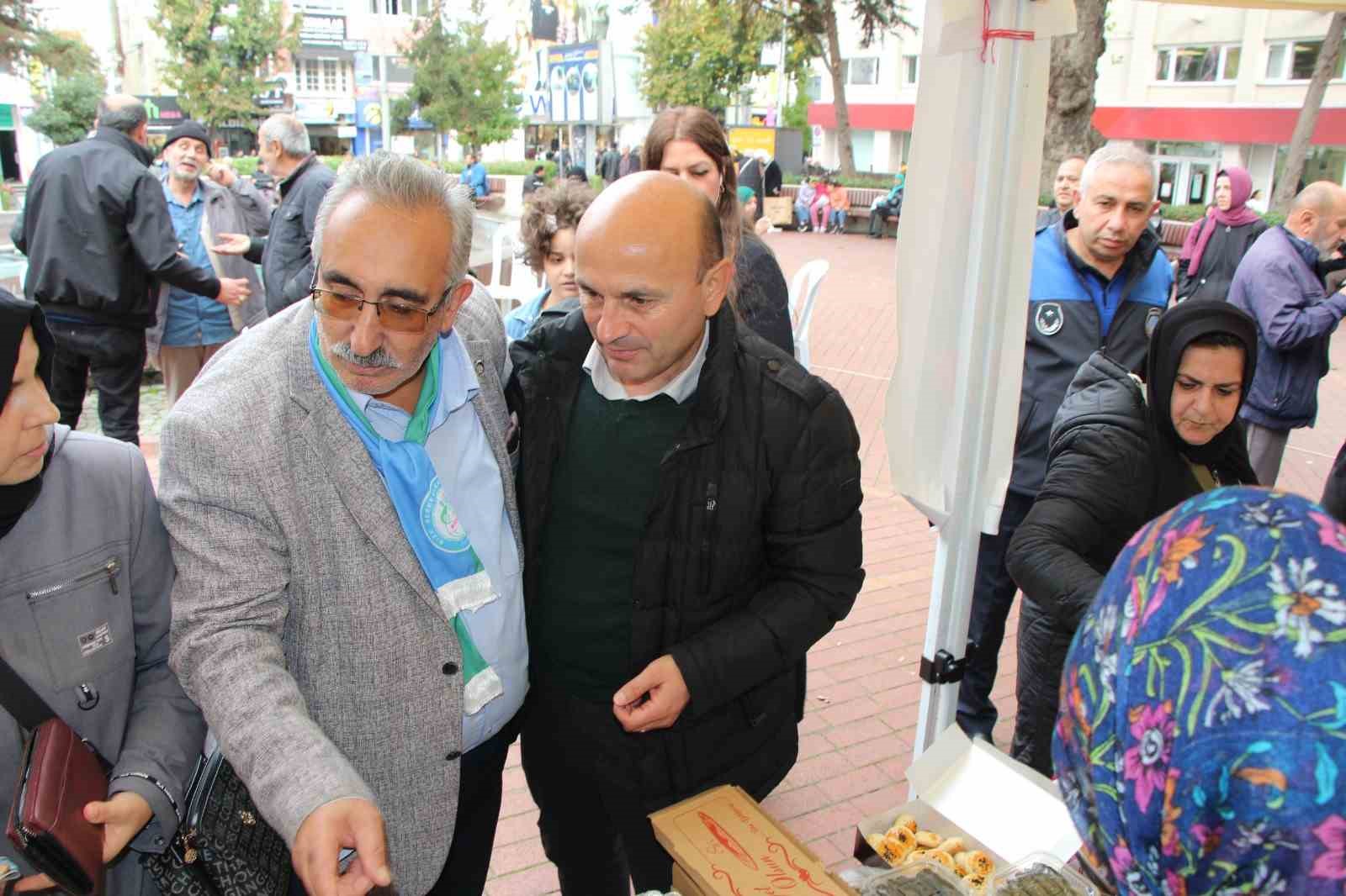 Gazzeliler i&ccedil;in sergi a&ccedil;tılar
