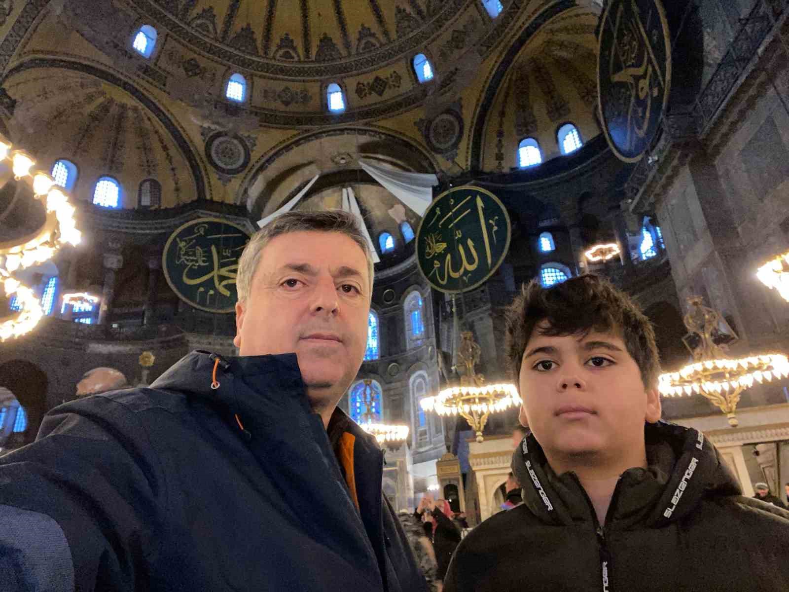 Hakk&acirc;rili gen&ccedil;lerden &Ccedil;anakkale ve İstanbul gezisi
