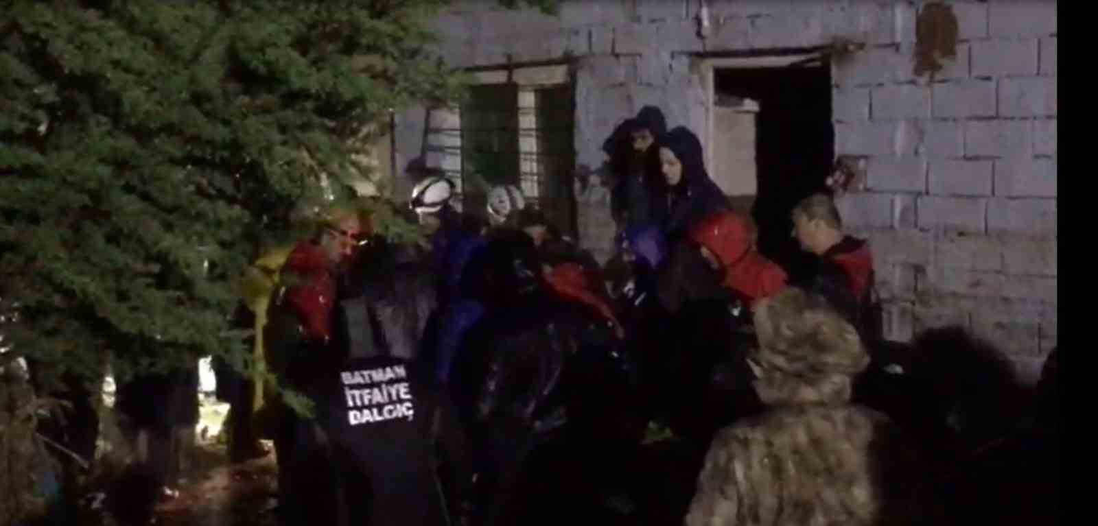 Batman’daki selde 1 kadın öldü, 3 çocuk aranıyor
