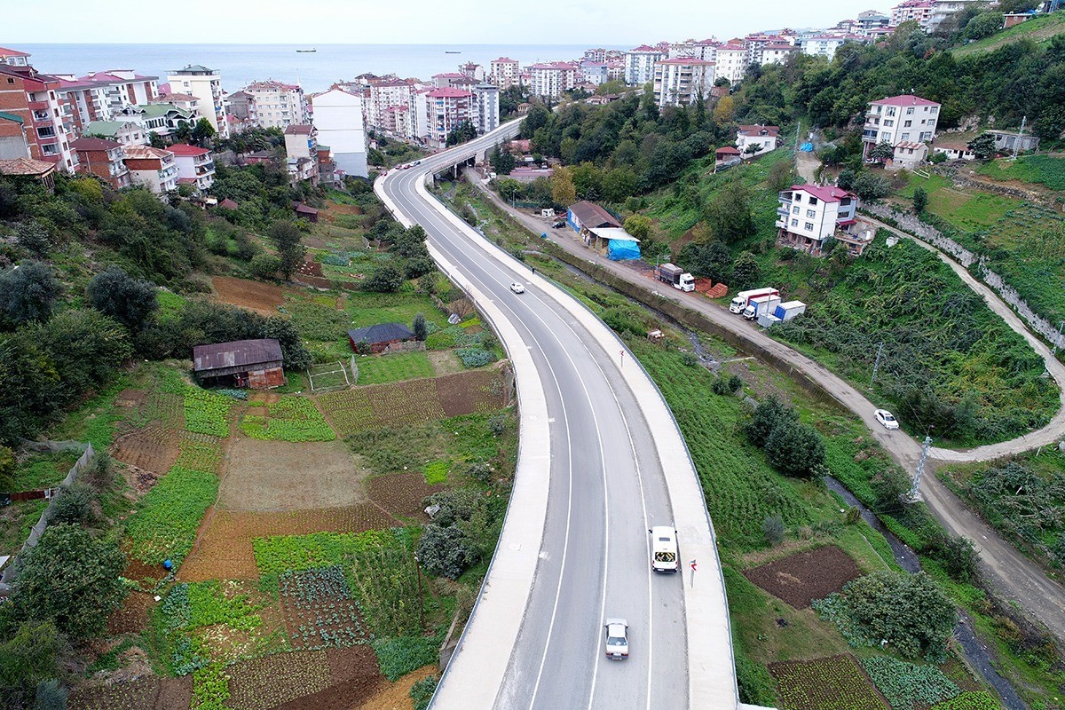 Pulathane Bulvarı Ak&ccedil;aabat şehiri&ccedil;i trafiğini rahatlattı
