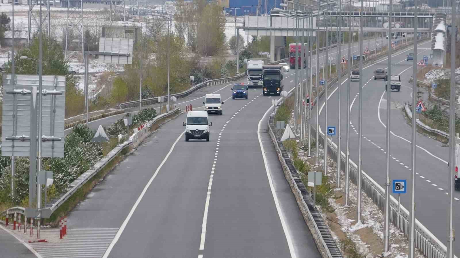 Araçların saatlerce mahsur kaldığı D100’de trafik normale döndü