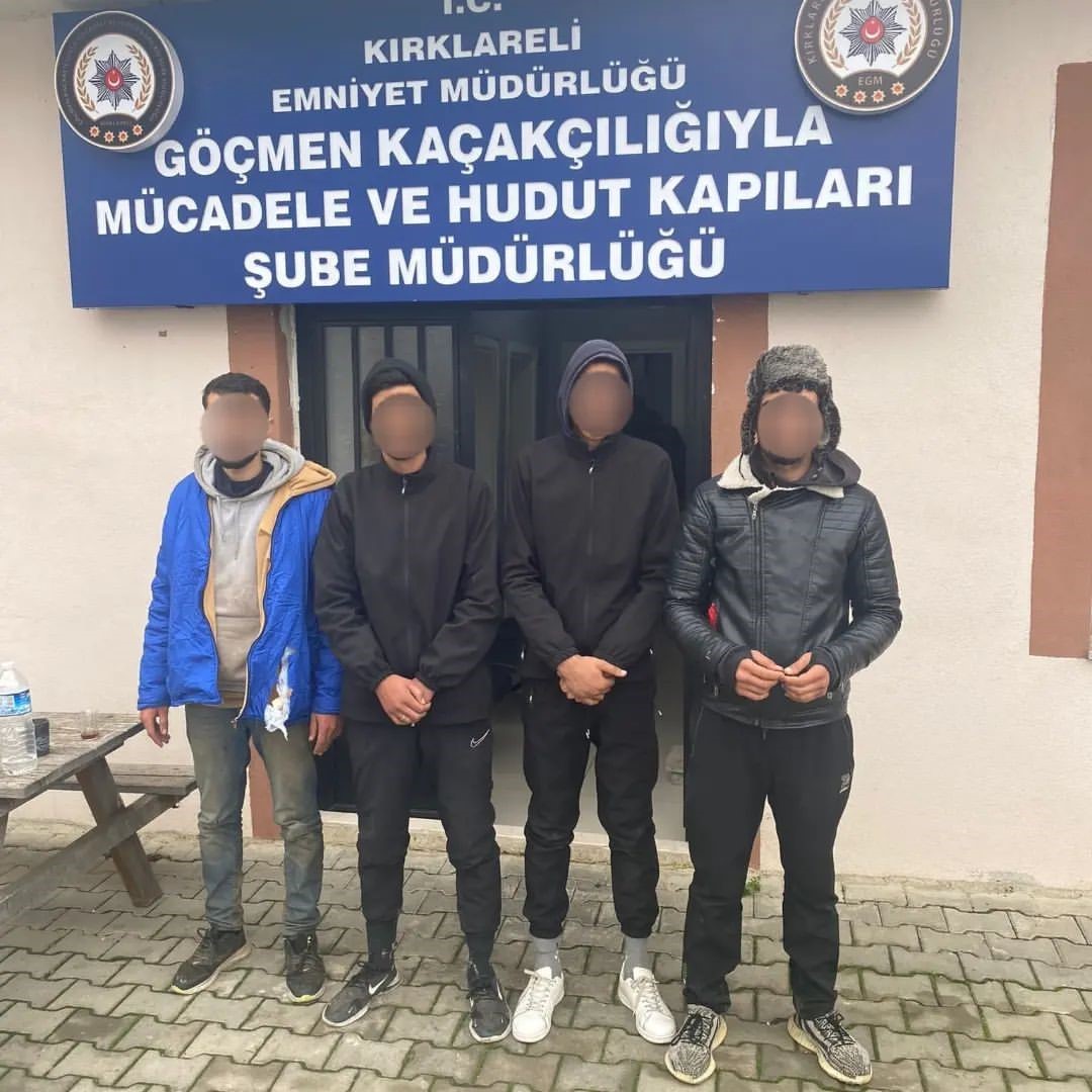 Ş&uuml;phe &uuml;zerine durdurulan ara&ccedil;larda ka&ccedil;ak g&ouml;&ccedil;men &ccedil;ıktı
