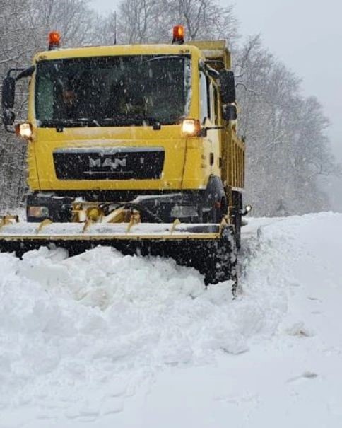 Kırklareli&rsquo;de kardan kapanan k&ouml;y yolları a&ccedil;ıldı
