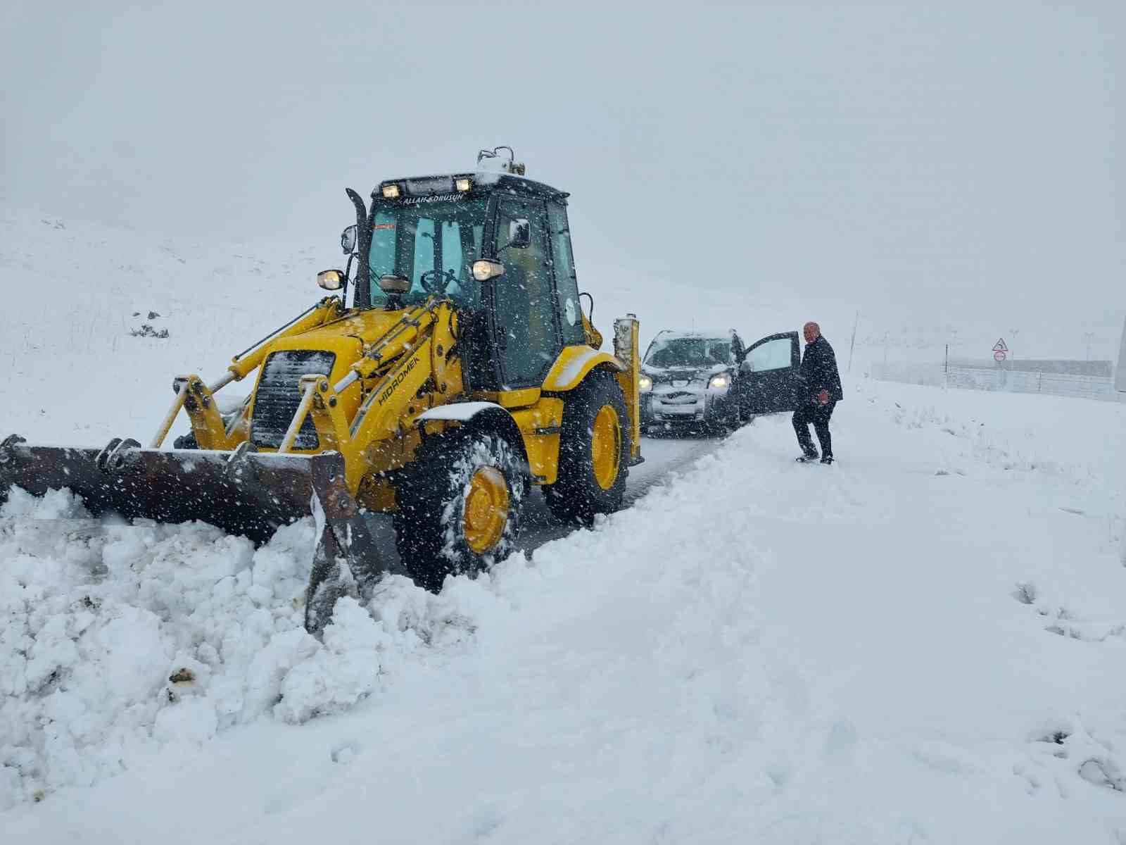 Meteoroloji uyarmıştı: Kars’ta yoğun kar yağışı