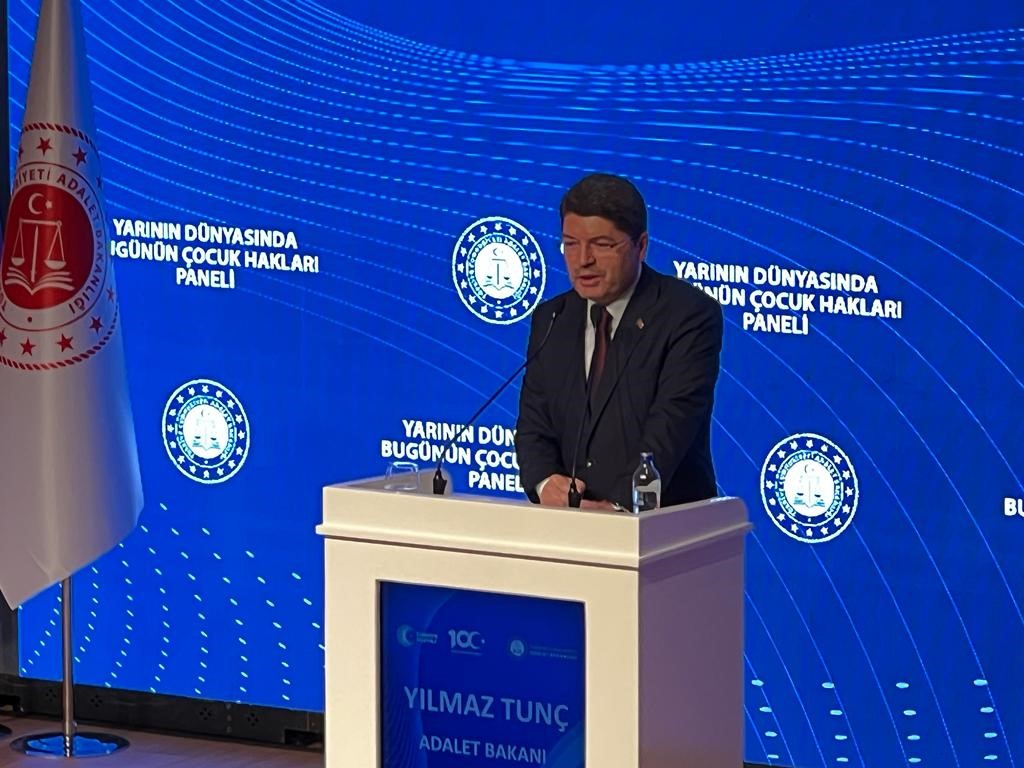 Bakan Tunç: “Büyük Türkiye ile gurur duyacaksınız”
