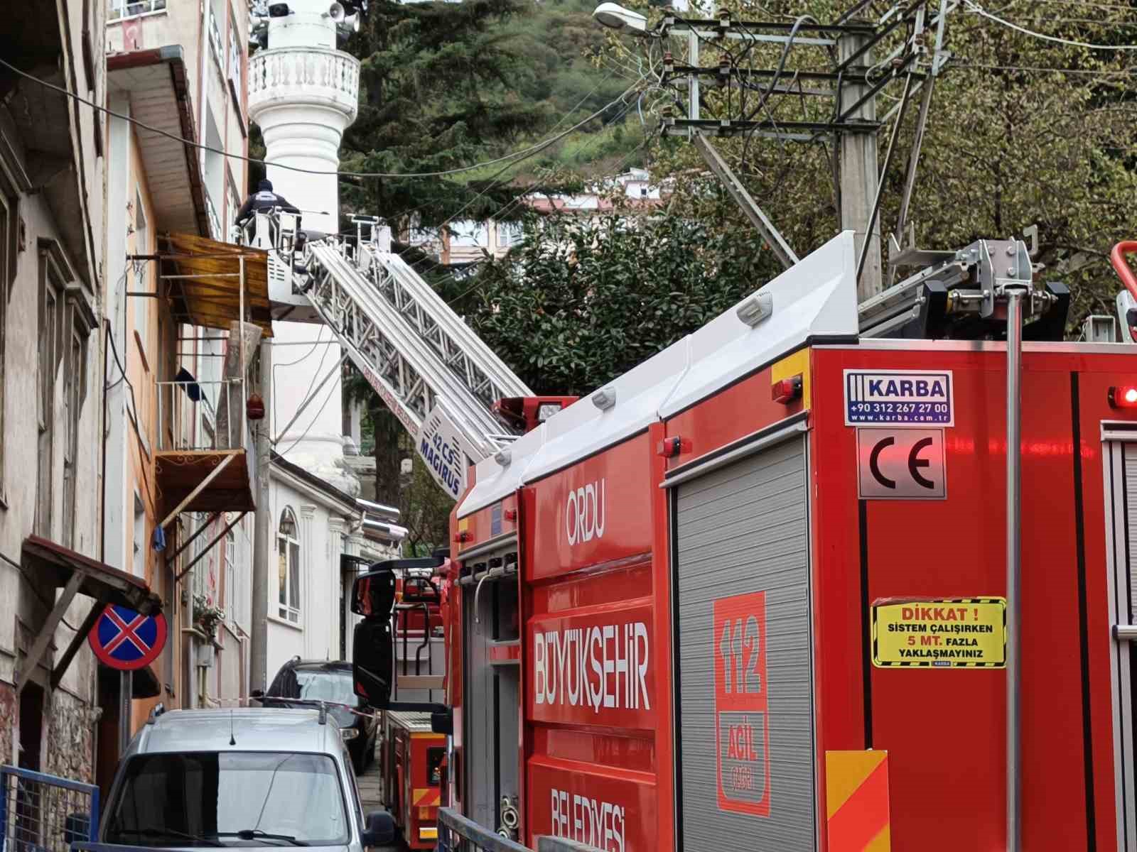 Ordu&rsquo;da &ccedil;atı yangını ekipleri harekete ge&ccedil;irdi
