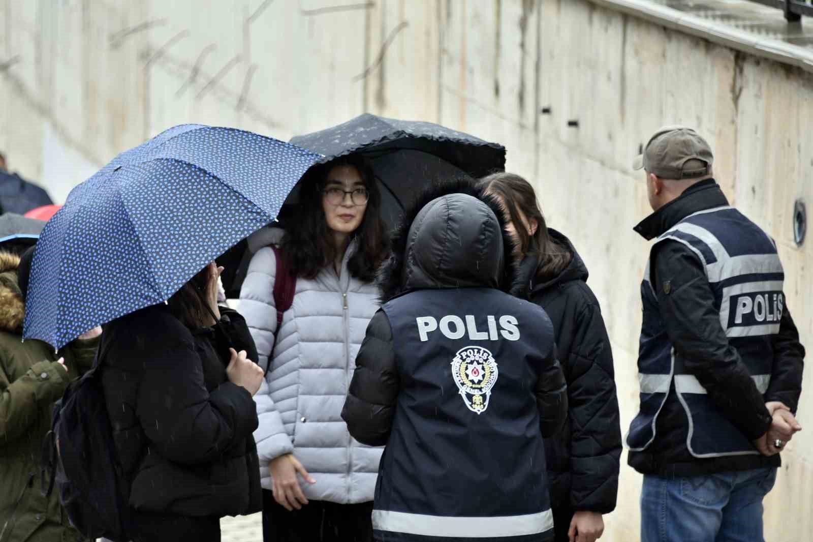 G&uuml;m&uuml;şhane&rsquo;de asayiş uygulamaları devam ediyor
