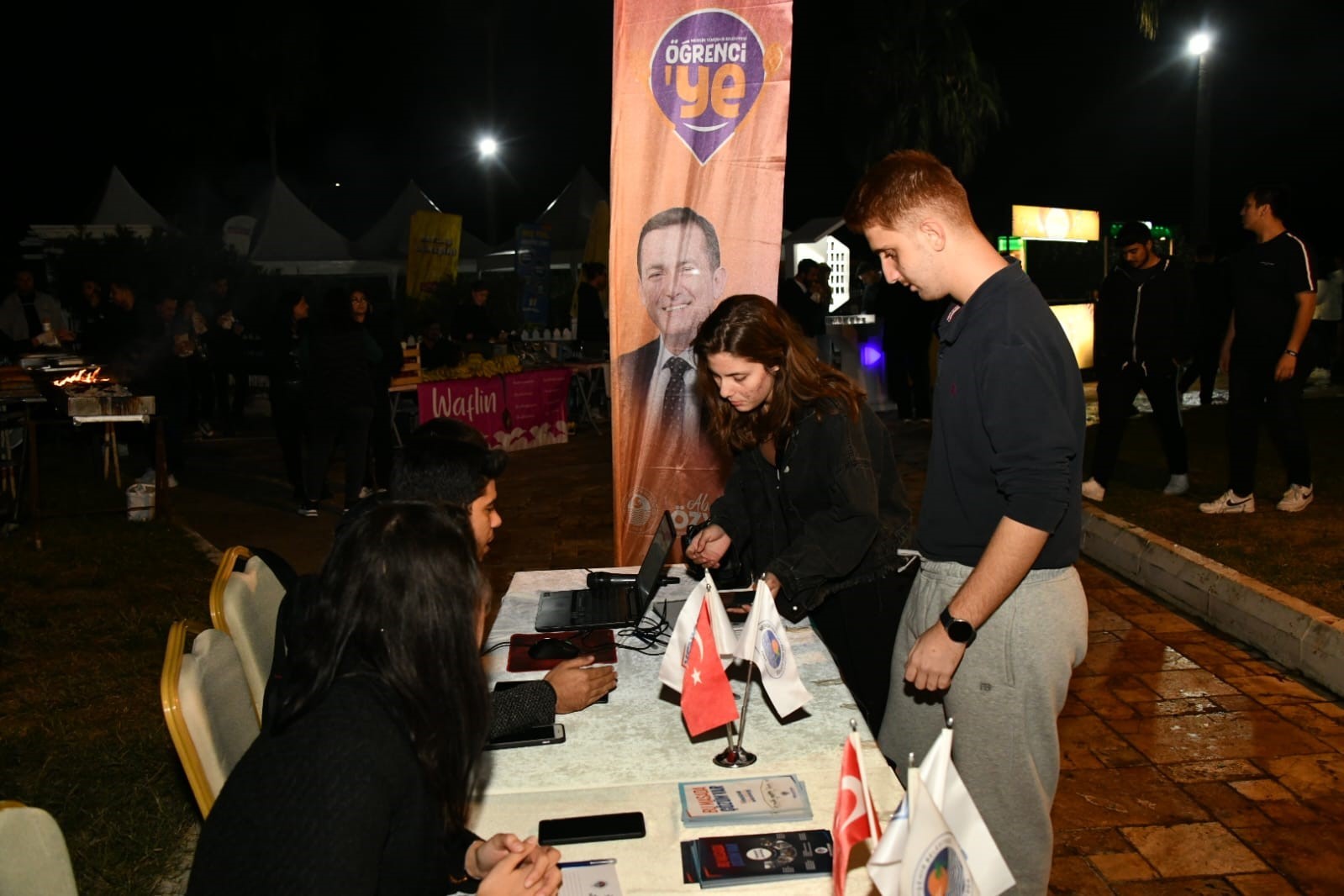 Yenişehir Belediyesinden öğrencilere ücretsiz yemek