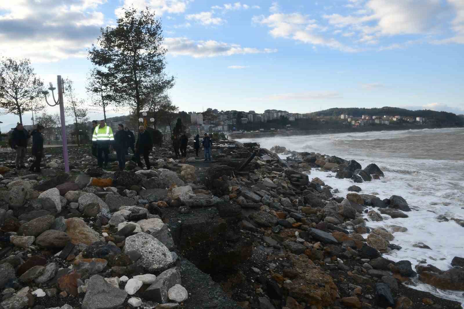 Alaplı Sahil Park’ta büyük hasar meydana geldi