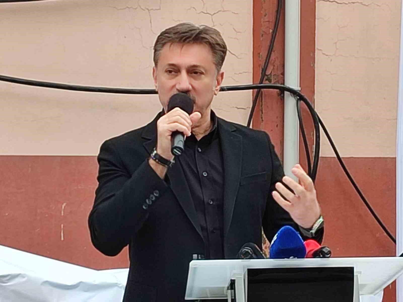 Bah&ccedil;elievler&rsquo;de 12. k&uuml;t&uuml;phanenin temeli atıldı
