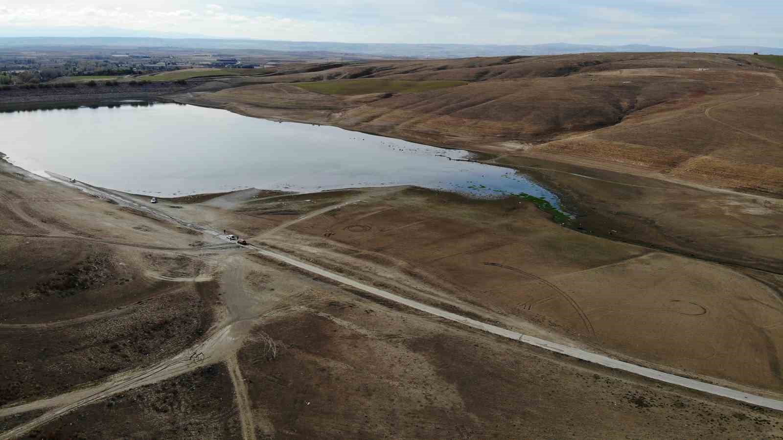 Keskin G&ouml;leti&rsquo;nde kuraklık nedeniyle su bitti
