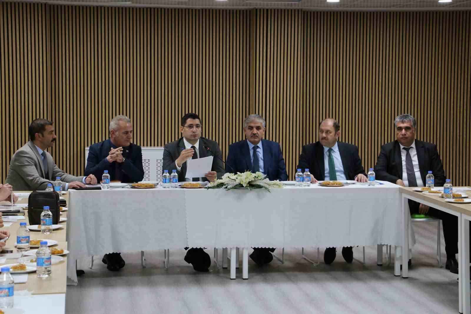Kesme kadayıfı &uuml;retiminde verimin artırılması i&ccedil;in sorunlar ve talepler istişare edildi
