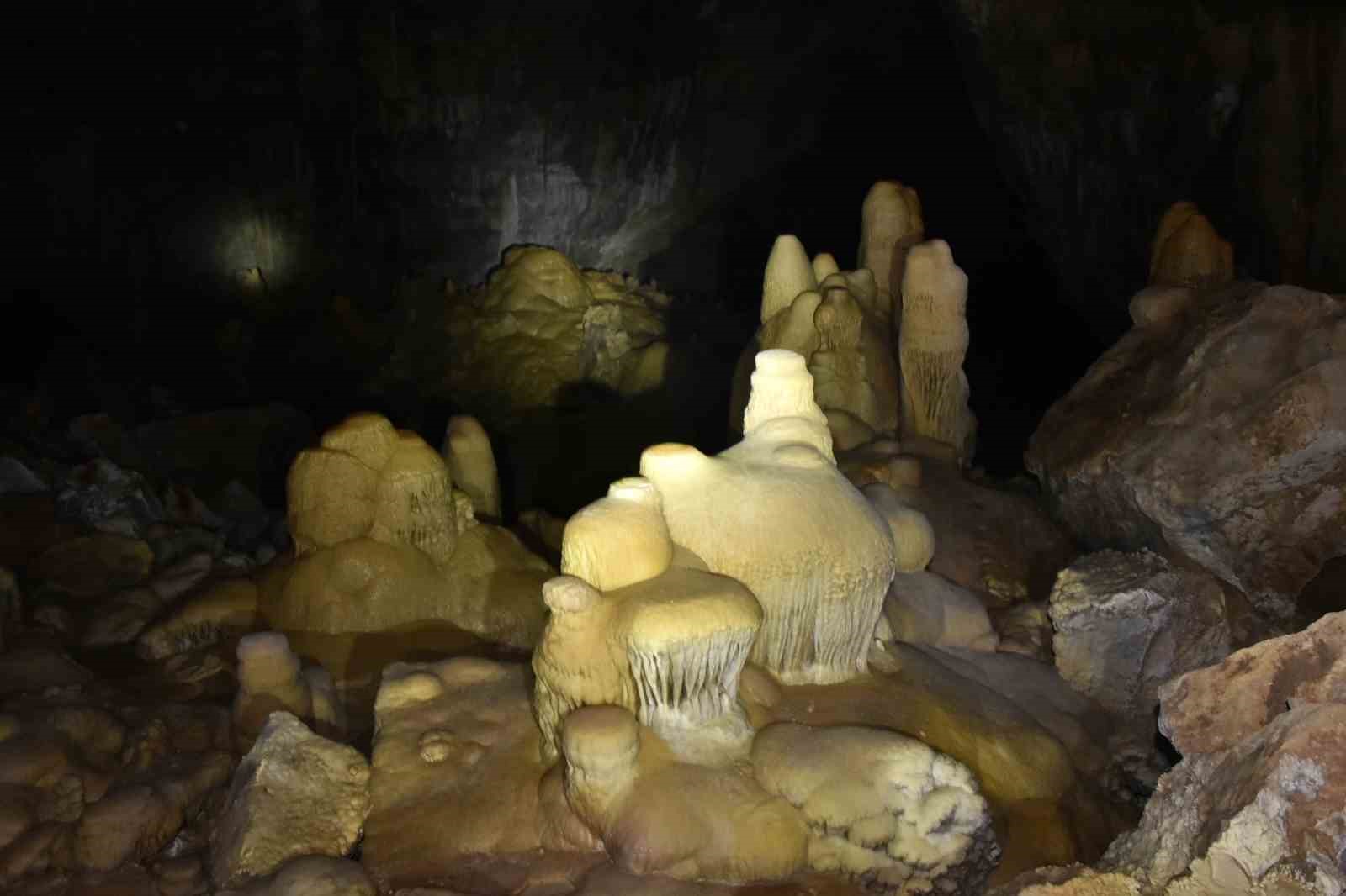 Gümüşhane’nin derinliklerinde gizemli yolculuk: Akçakale Mağarası