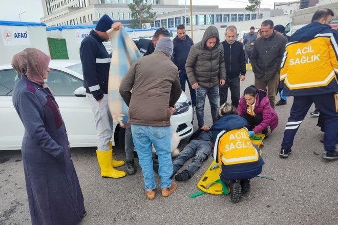 Otomobil ile motosiklet &ccedil;arpıştı: 1 yaralı
