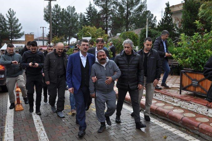 Selde hayatını kaybeden kardeşler babaannelerinin yanına defnedildi
