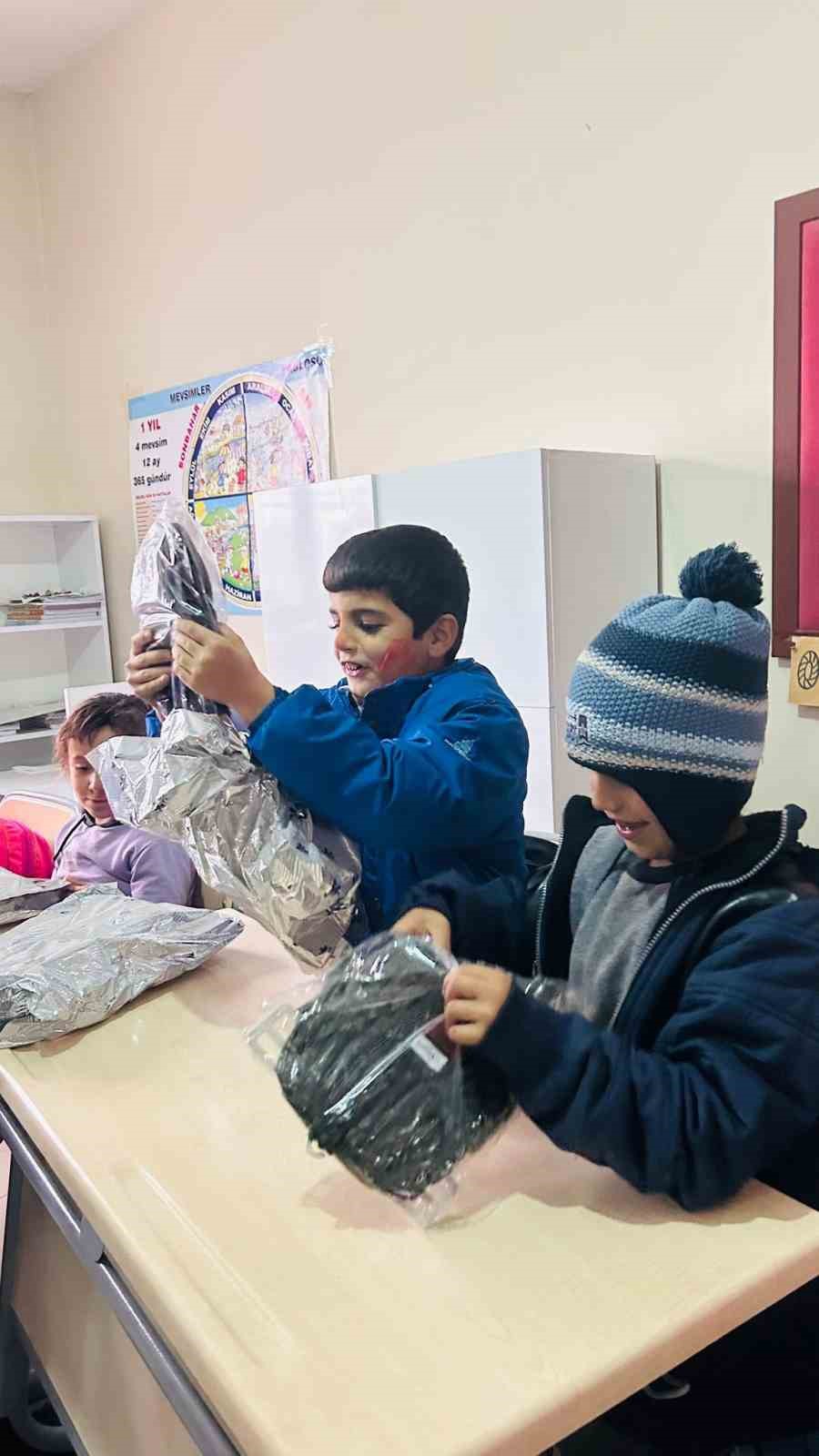 Diyarbakır’da üniversite öğrencilerinden ilkokul öğrencilerine etkinlik