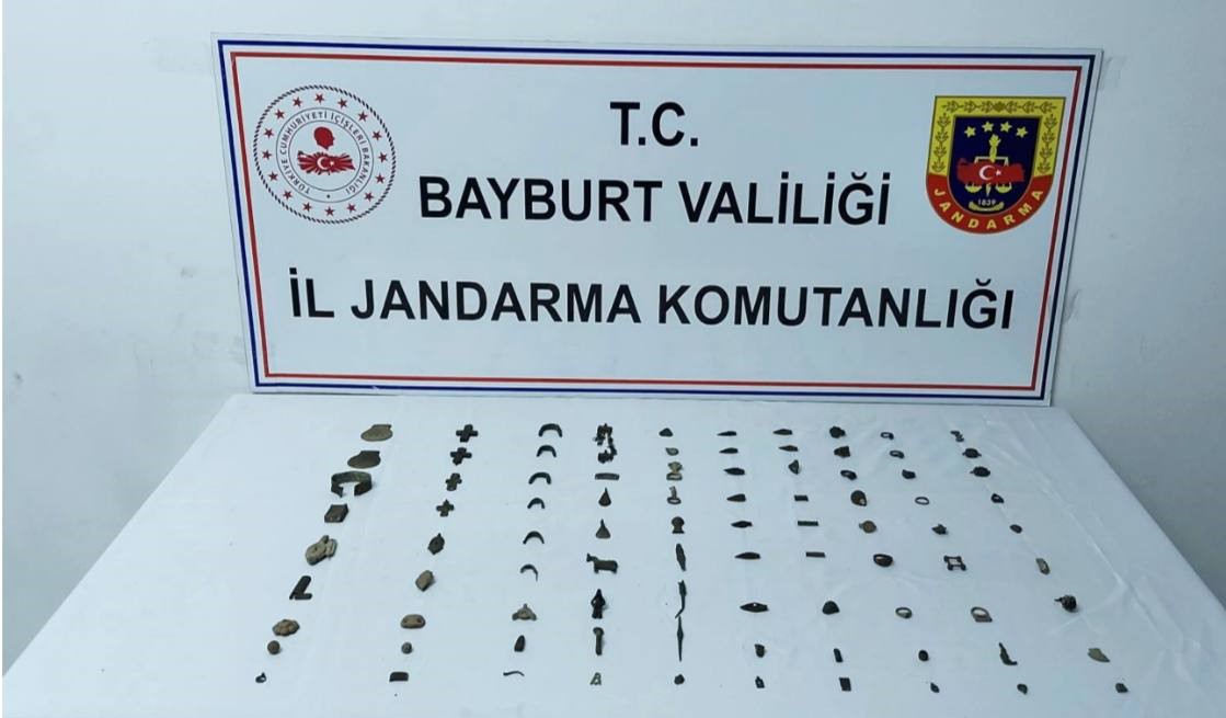 Bayburt’ta Roma ve Bizans dönemine ait 91 parça tarihi eser ele geçirildi