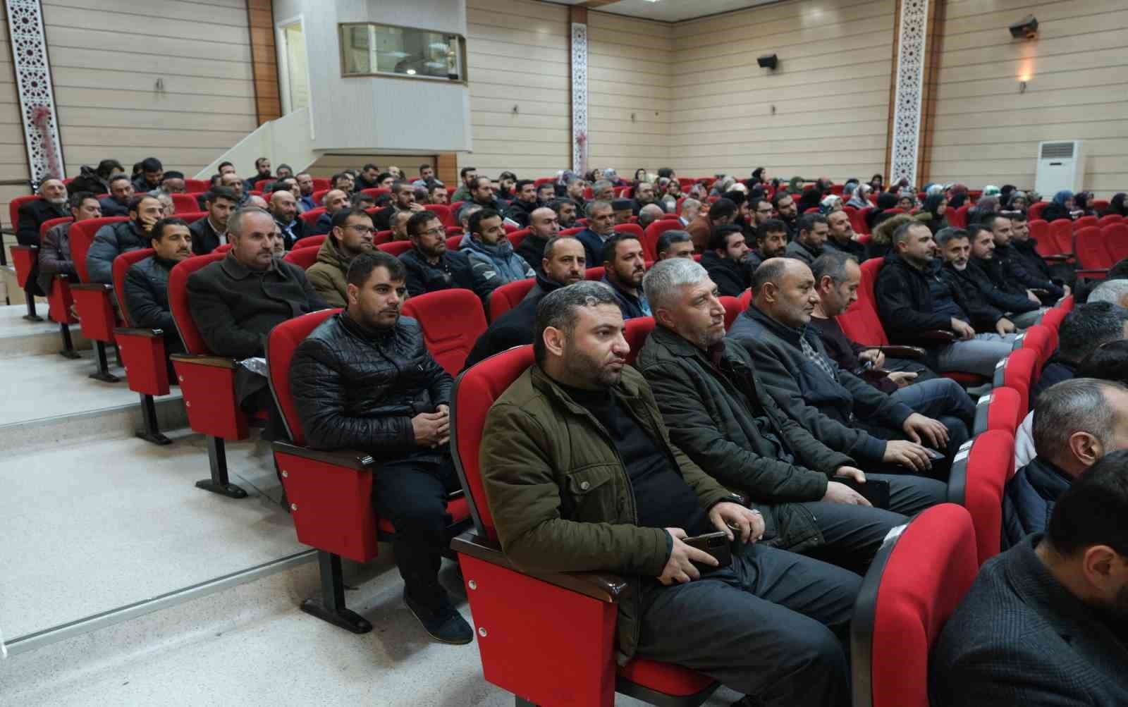 Diyanet Akademisi Başkanı Kaan, Filistin g&uuml;ndemiyle ilgili konferans verdi
