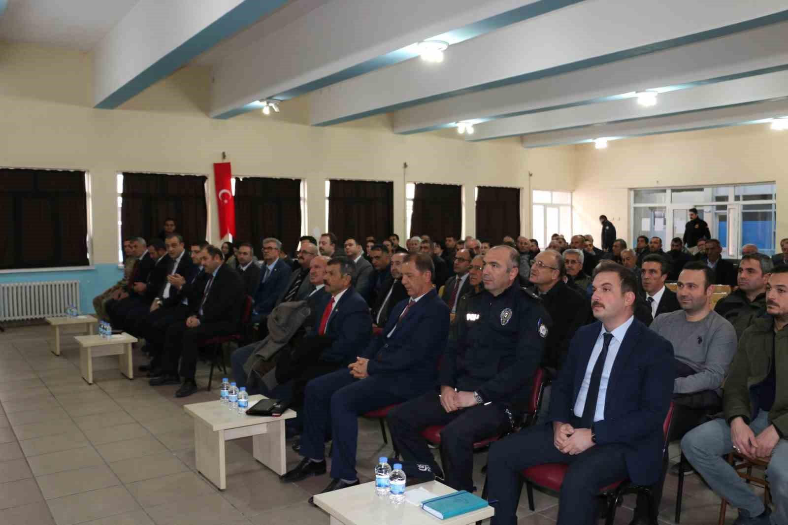 İl&ccedil;e Tarım Değerlendirme Toplantısı &Uuml;z&uuml;ml&uuml;&rsquo;de ger&ccedil;ekleştirildi
