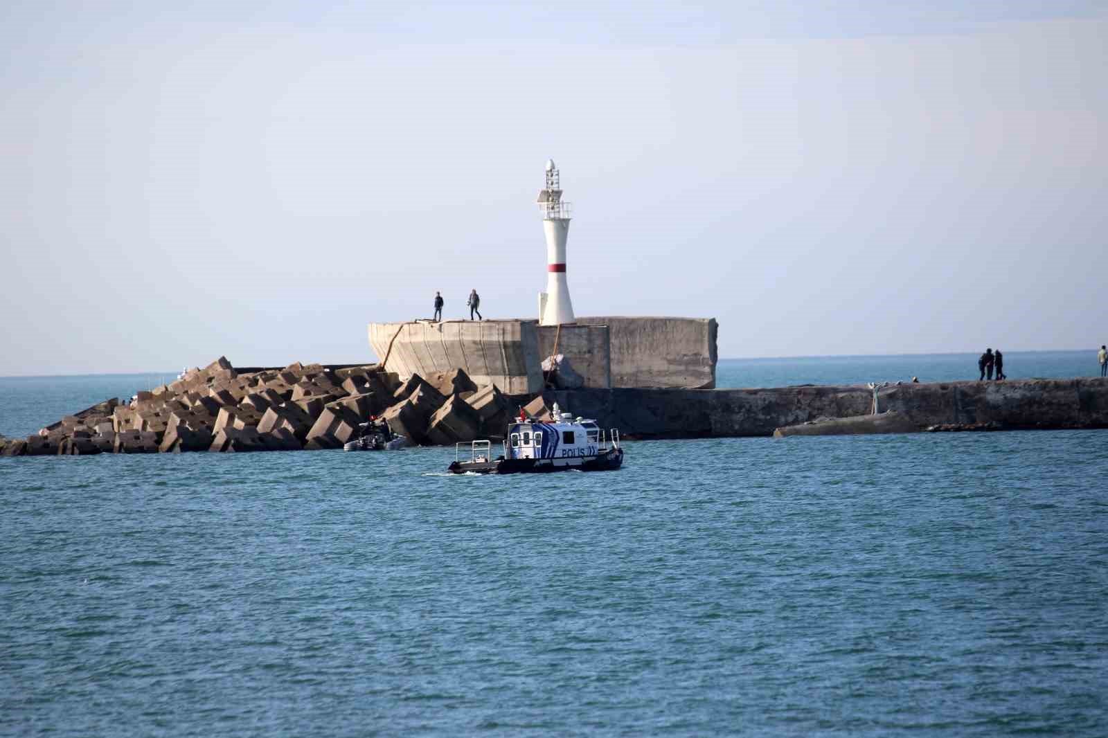 Kayıp 11 m&uuml;rettebatı arama &ccedil;alışmaları d&ouml;rd&uuml;nc&uuml; g&uuml;n&uuml;nde
