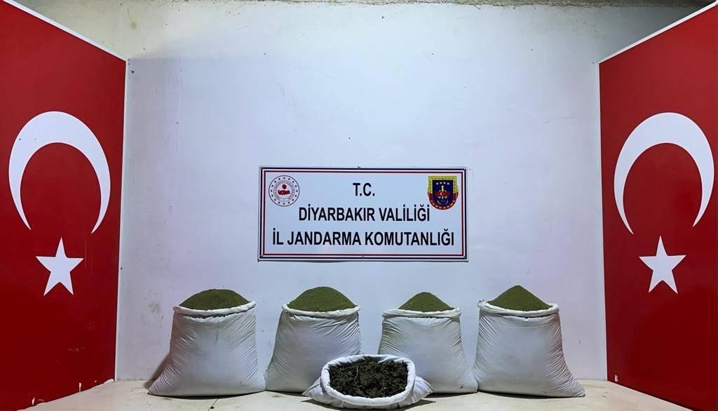 Diyarbakır’da 111 kilo esrar ele geçirildi